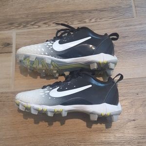 SOLD Nike baseball cleats youth size 1